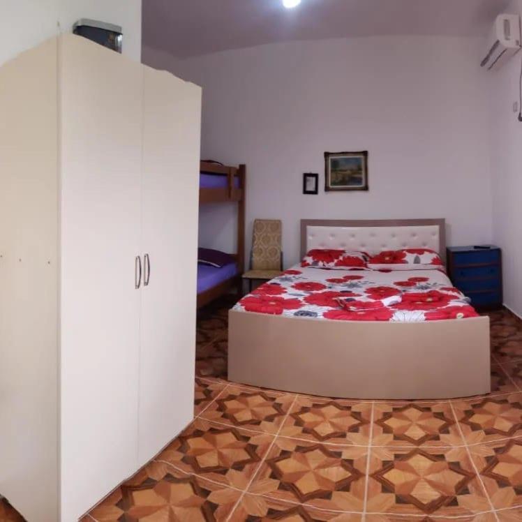 Vlorë Novruzi Complexヴィラ エクステリア 写真